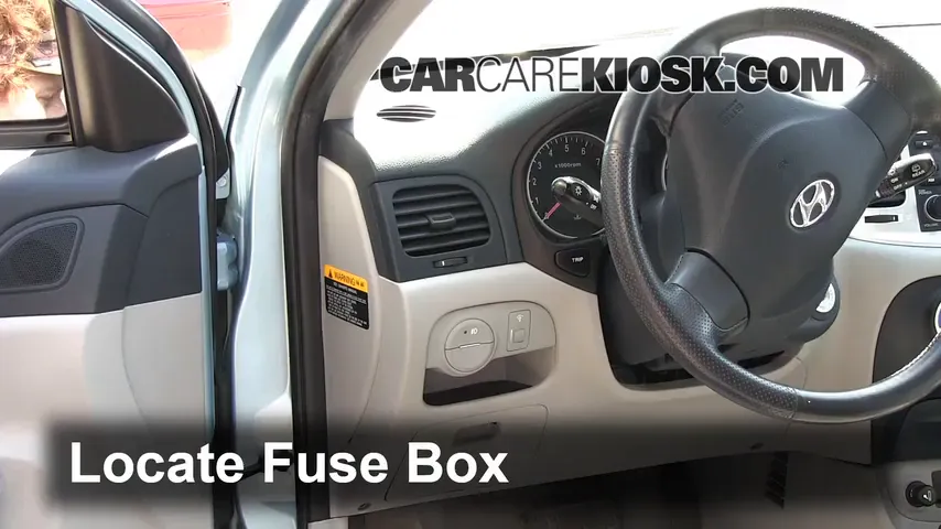 2007 Hyundai Accent SE 1.6L 4 Cyl. Fuse (Interior) Check
